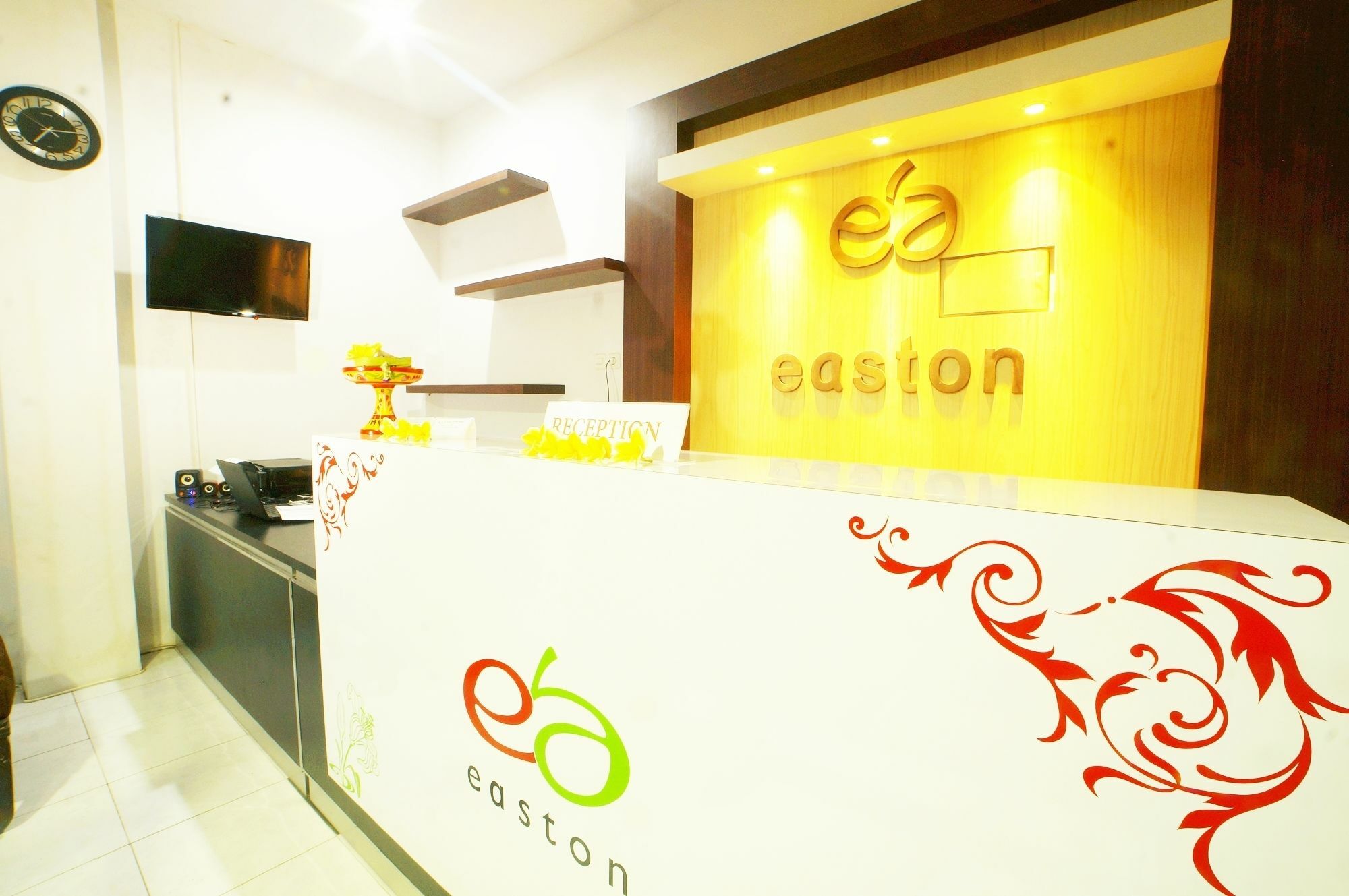 Easton Kuta Homestay Buitenkant foto